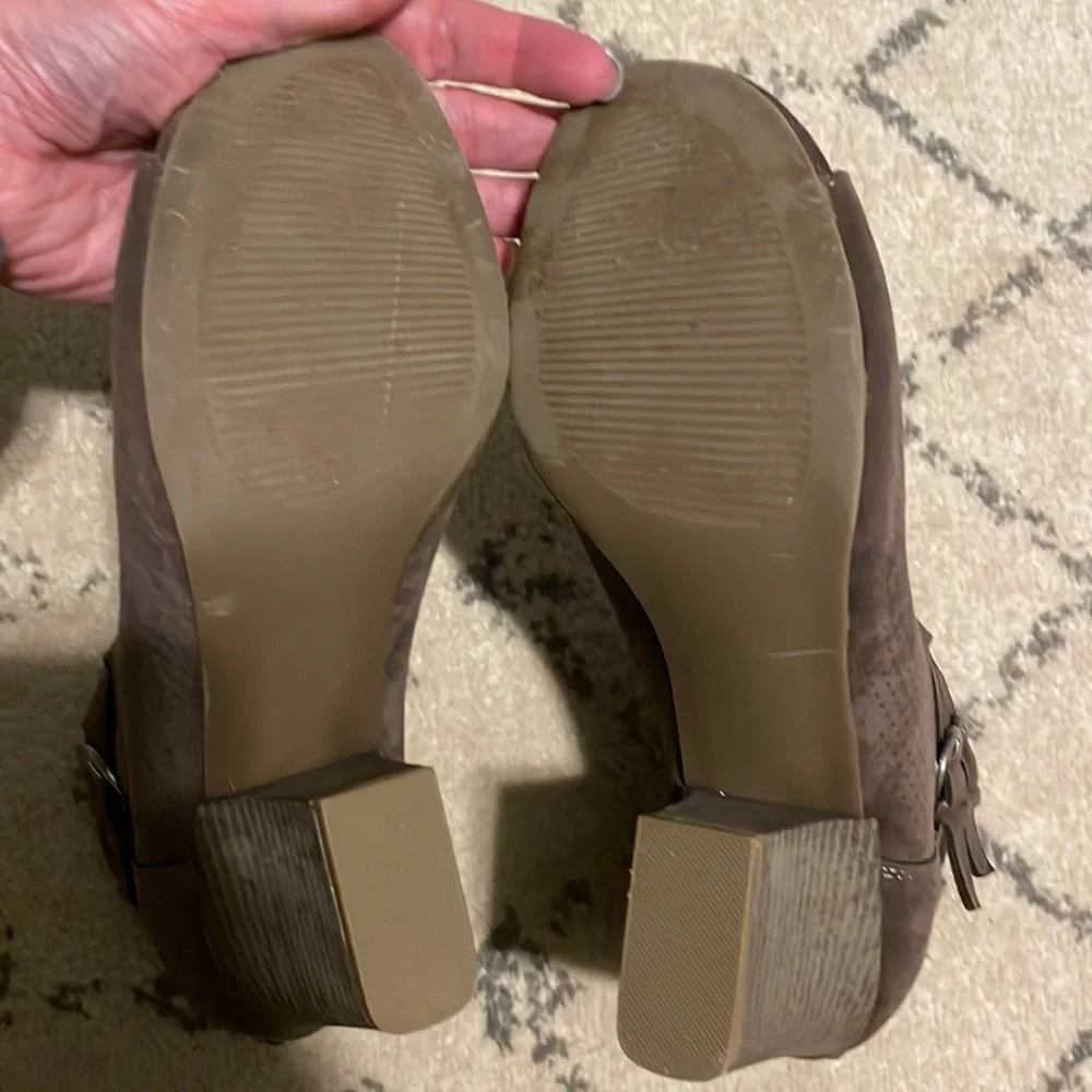 White Mountain Booties - Picture 3 of 8